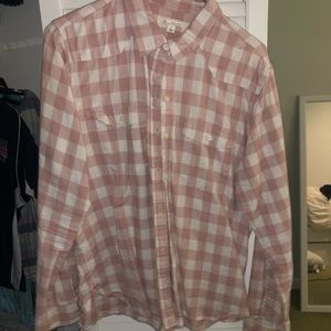 Gap shirt. Size L.